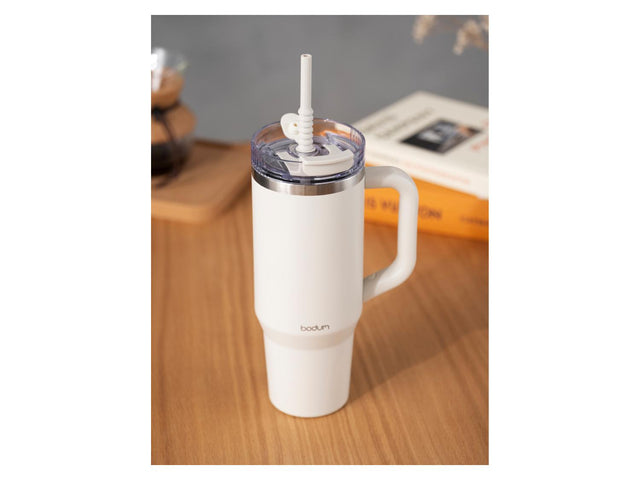 Gobelet de voyage avec anse et paille en silicone »TRAVELMUG«