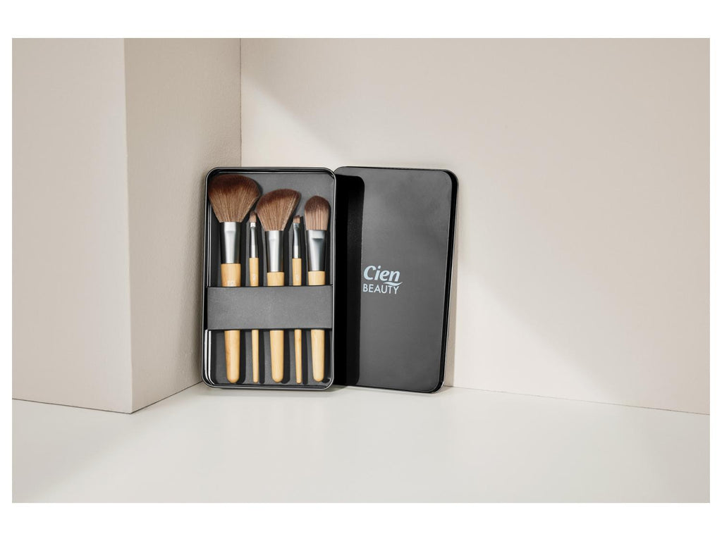Set de pinceaux à maquillage, avec manches en bambou