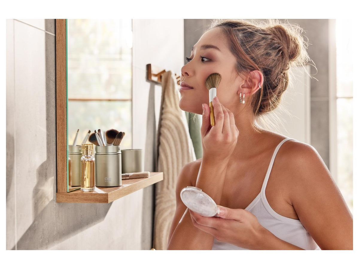 Set de pinceaux à maquillage, avec manches en bambou