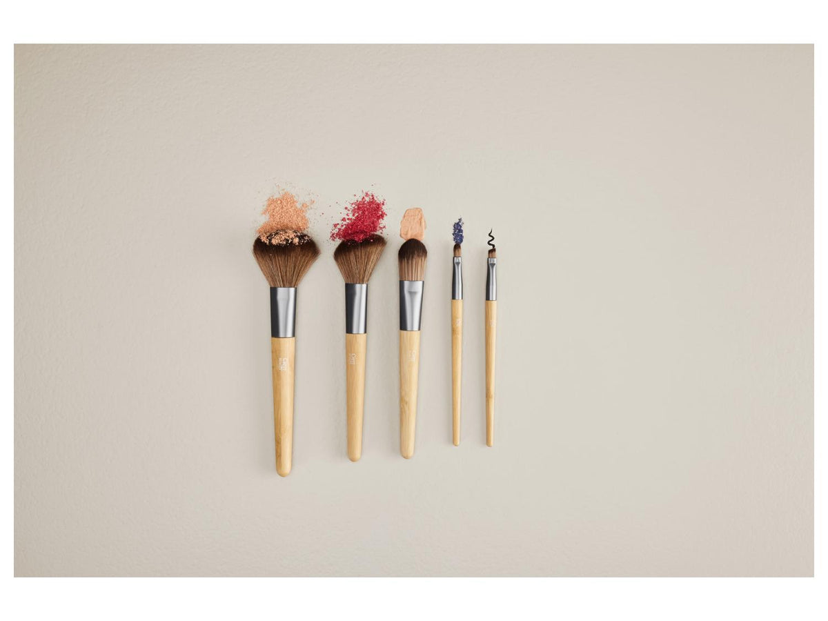 Set de pinceaux à maquillage, avec manches en bambou
