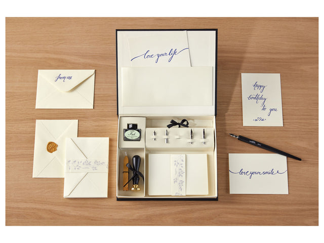 Set de calligraphie, 30 pièces