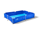 Piscine avec armature en métal