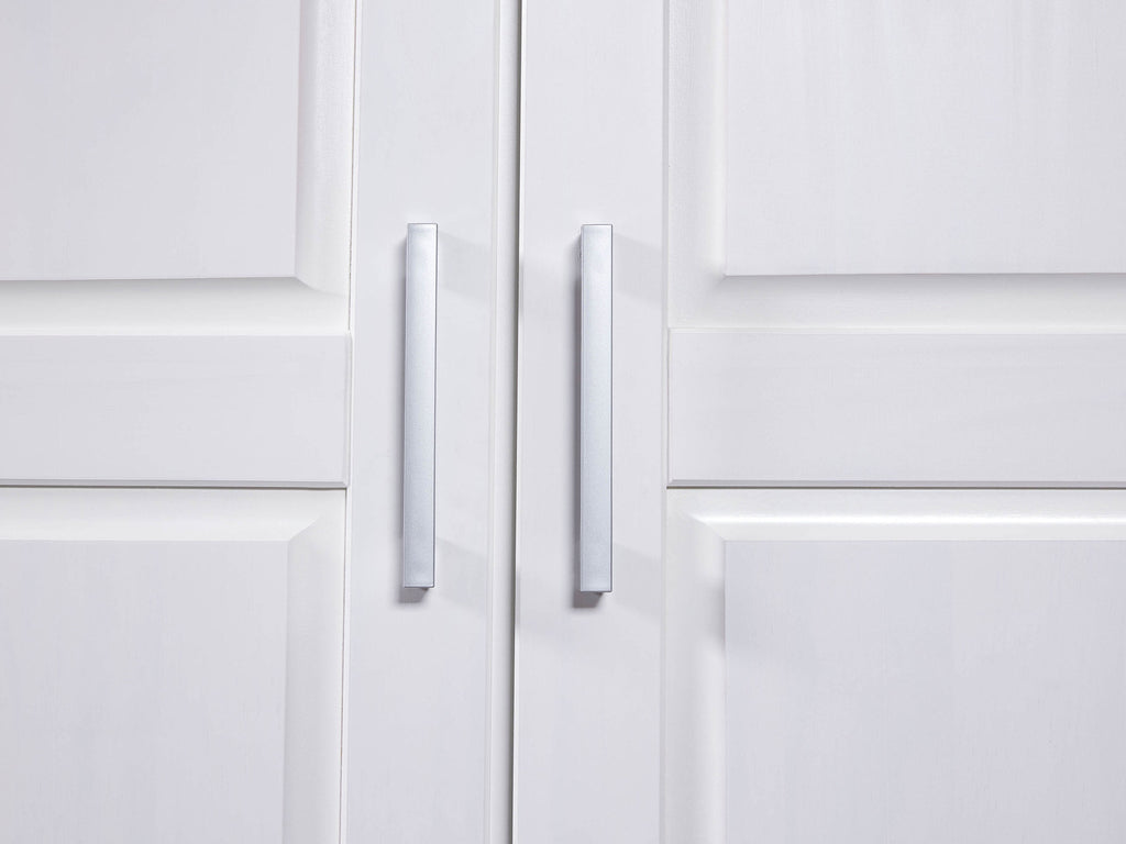 Armoire à vêtements en pin massif, veines naturelles