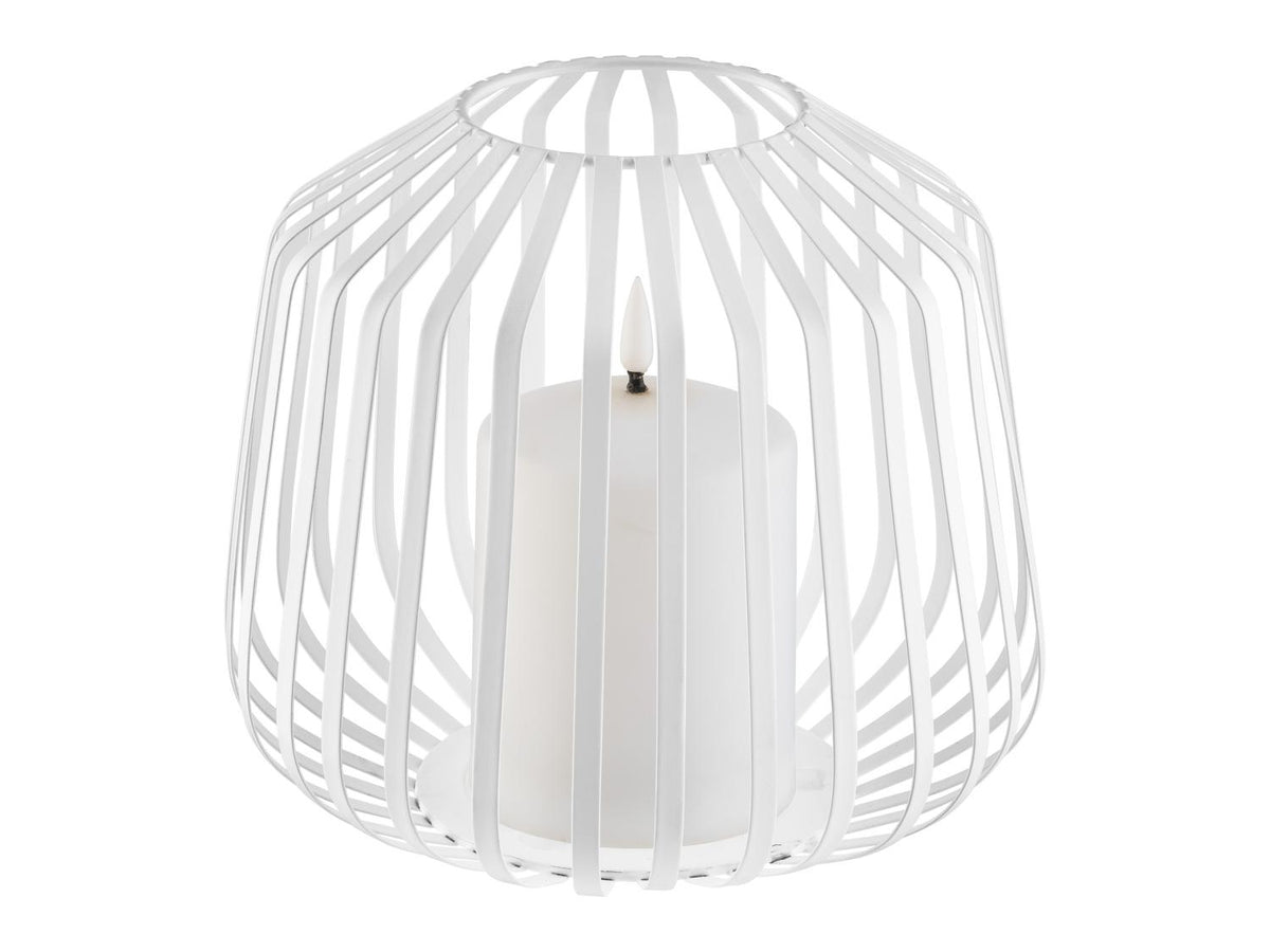 Bougie LED dans une corbeille métallique