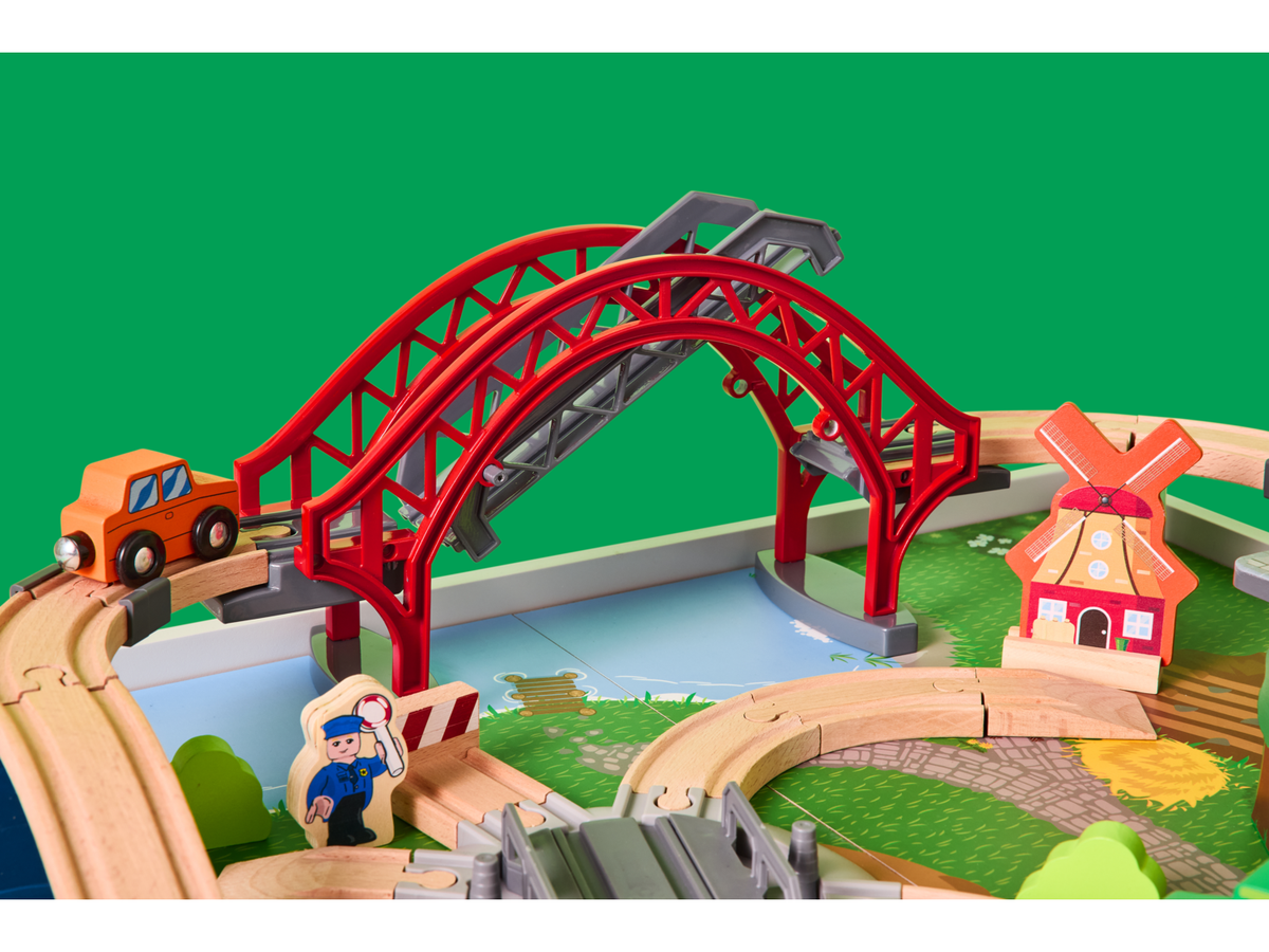 Table avec circuit de train en bois, 100 pièces