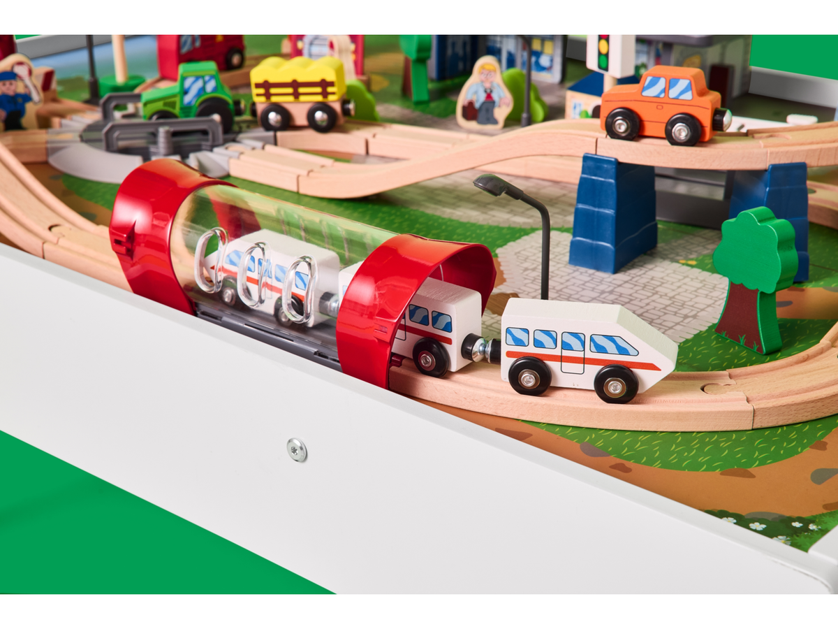 Table avec circuit de train en bois, 100 pièces