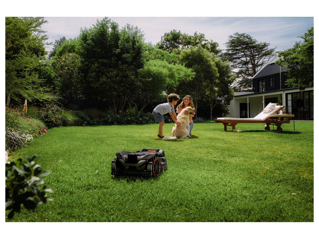 Tondeuse robot Smart & Free, 1250 m² + Garage, 20 V