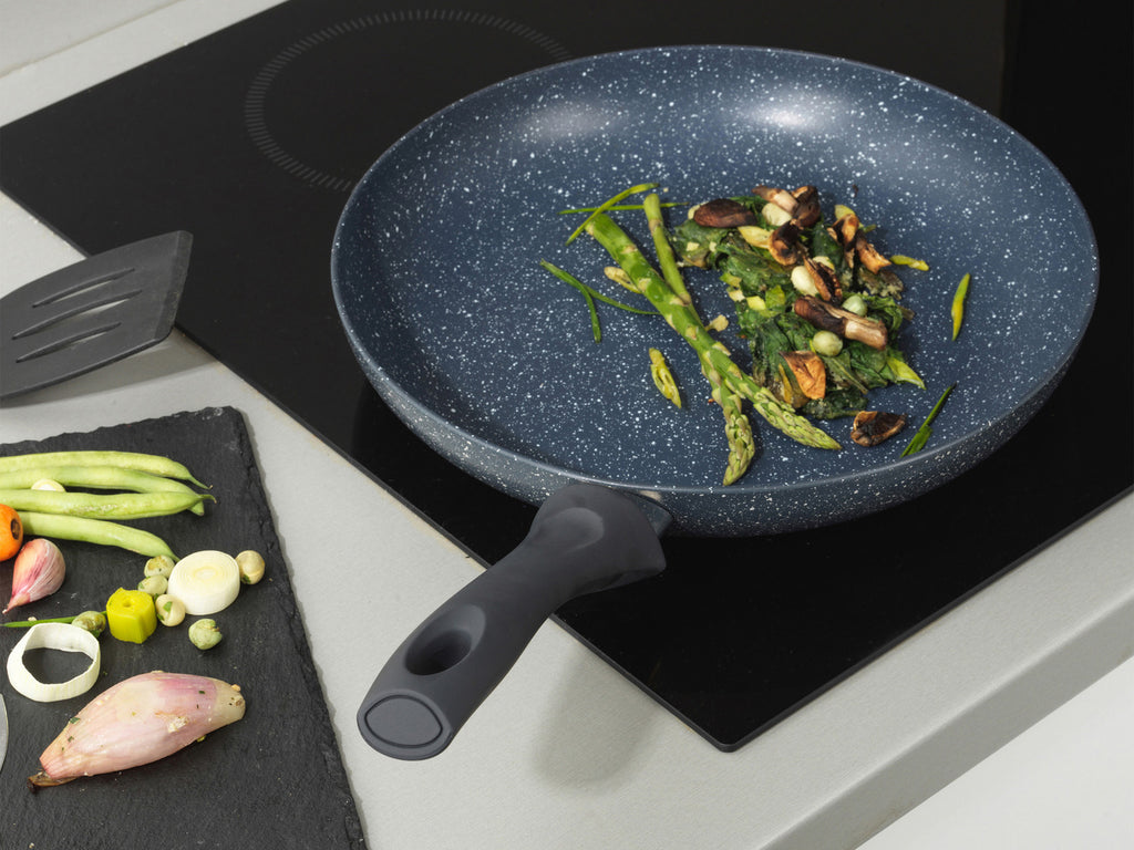 Russell Hobbs Wok, casserole à manche, sauteuse ou casserole, Aluminium Nightfall Collection Blue Marble
