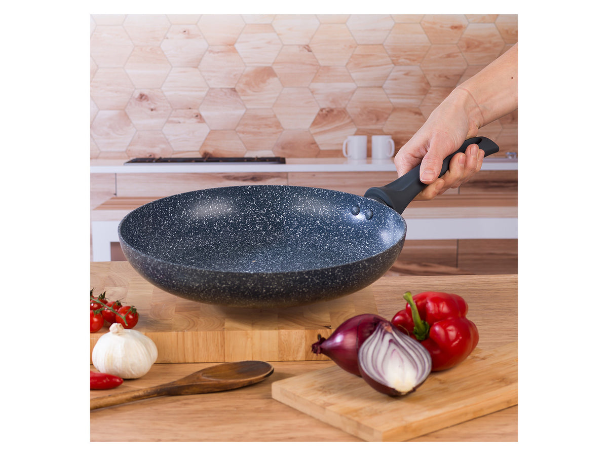 Russell Hobbs Wok, casserole à manche, sauteuse ou casserole, Aluminium Nightfall Collection Blue Marble